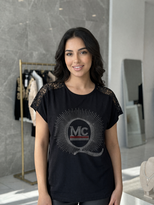 بلوزة نسائية